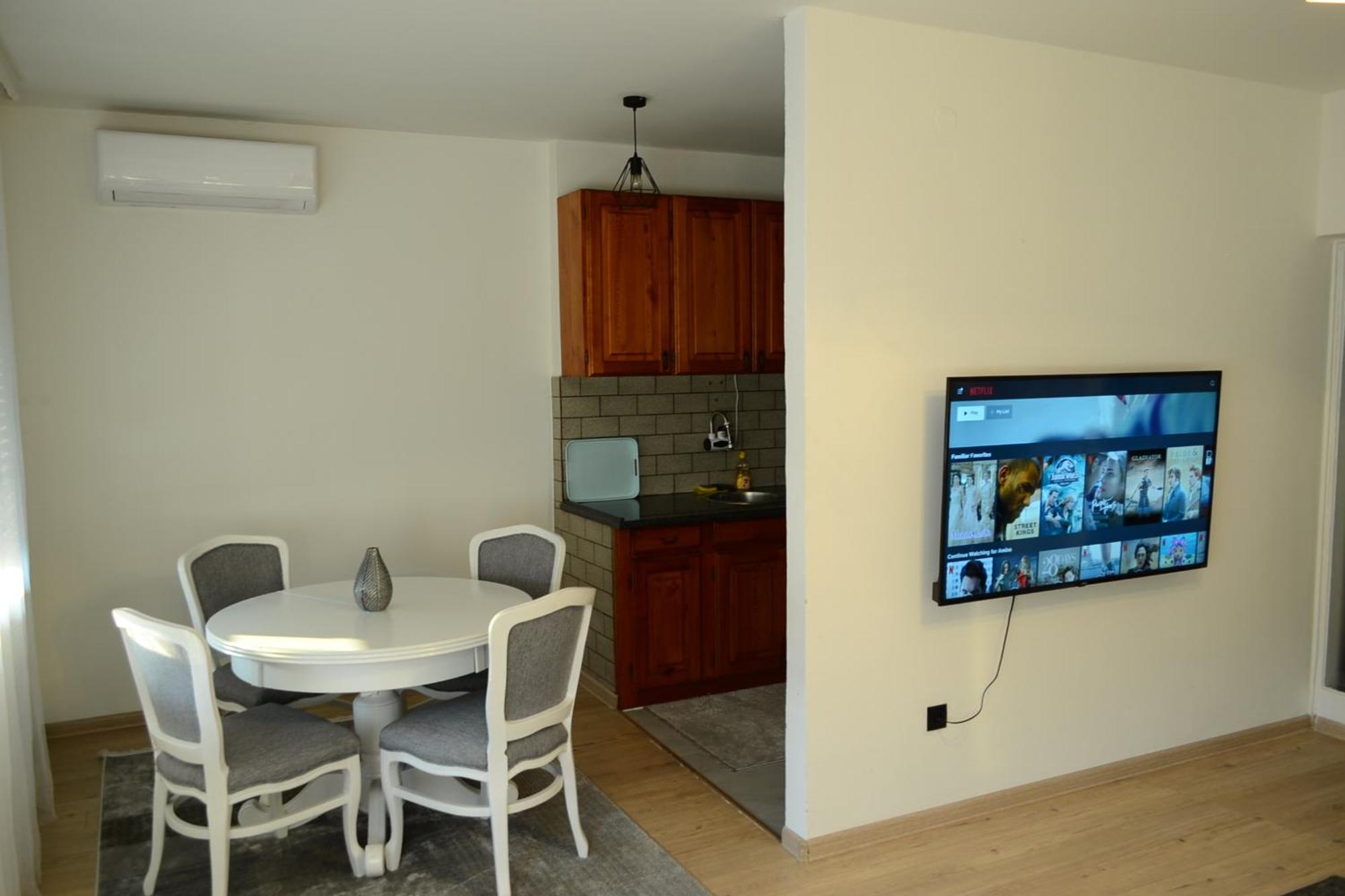 Spacious And Modern Apartment In Town Center Konjic Exteriör bild