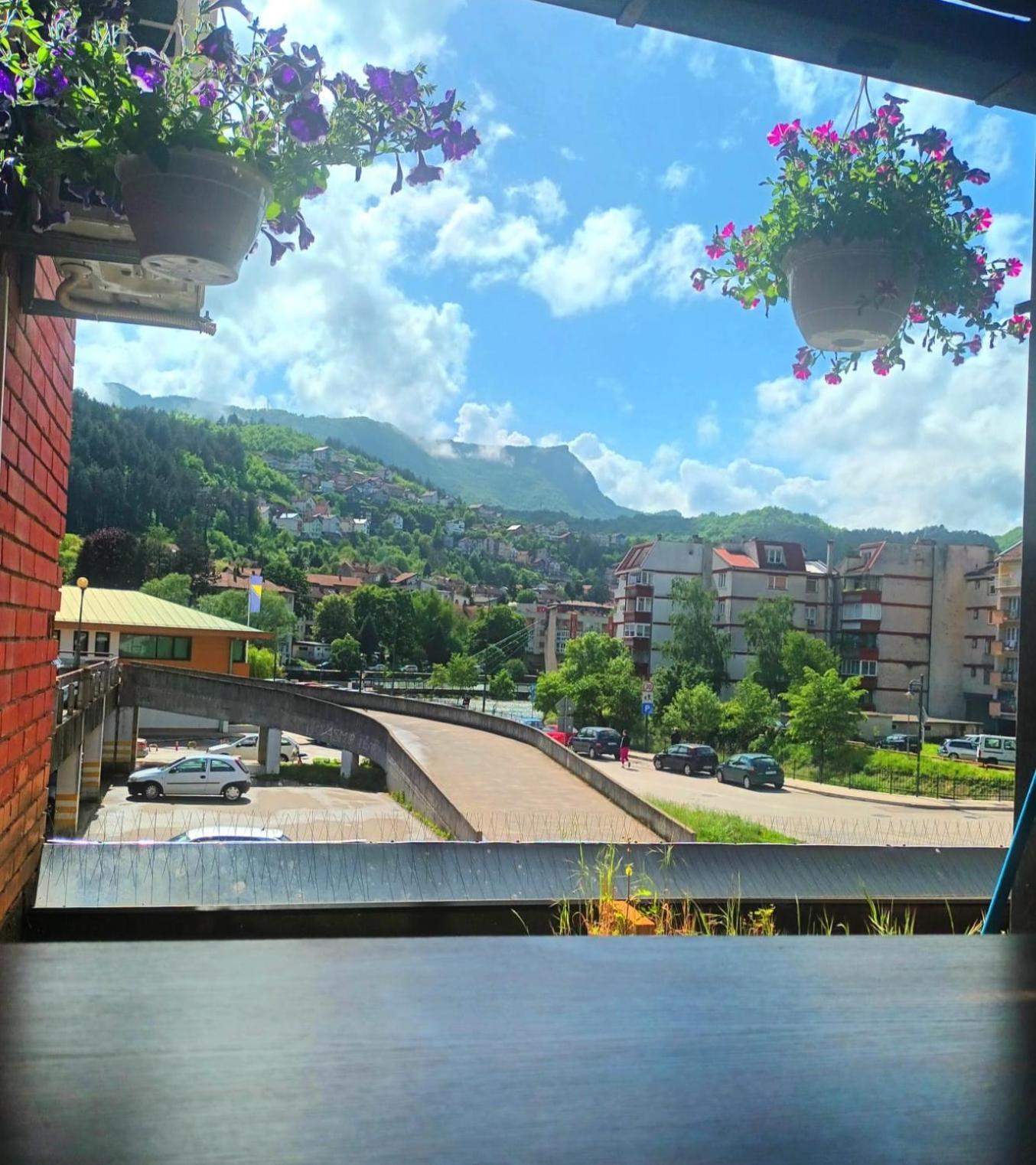 Spacious And Modern Apartment In Town Center Konjic Exteriör bild
